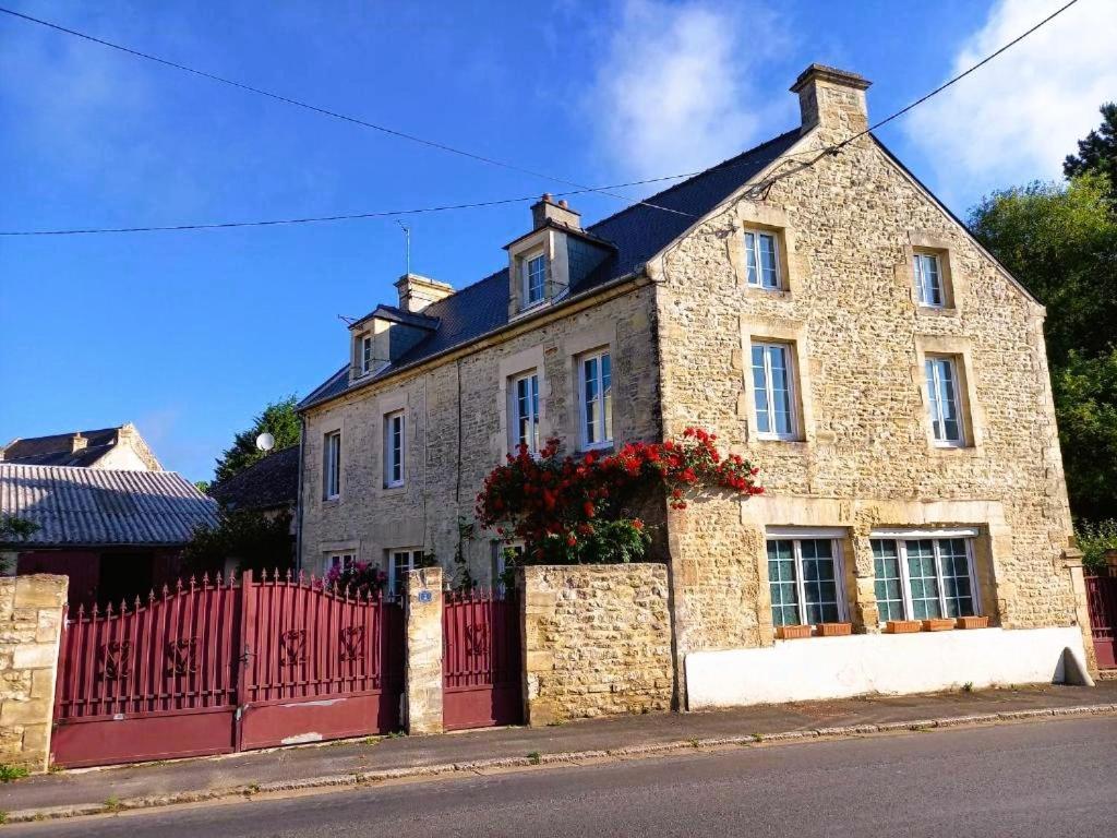 Chambres D'Hotes De Charme Entre Bayeux Et Les Plages Du Debarquement Sommervieu Exterior foto